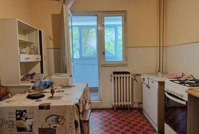 Apartament cu 3 camere decomandat în Dacia - 2
