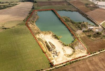 Teren de 166000 mp, în Santăul Mic - 5