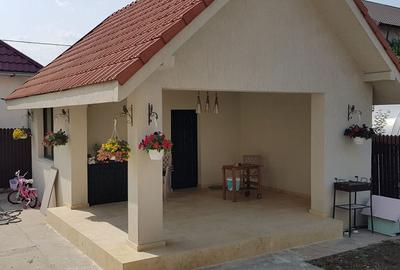 Casă cu 4 camere cu Canalizare în Central - 4