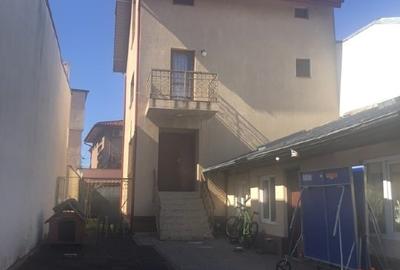 Casă individuală cu 5 camere cu Teren 300 Mp în Eroii Revoluției - 1