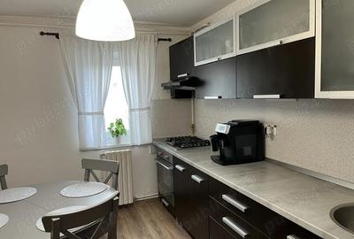 De vanzare apartament 3 camere - 7