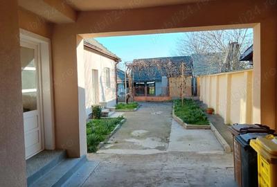 Casă cu 4 camere cu Teren 741 Mp în Central - 9