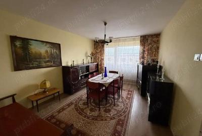 Apartament cu 3 camere decomandat în Petros - 2