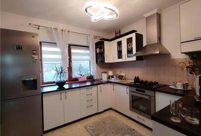 Duplex cu 5 camere cu Canalizare în Moșnița Nouă - 1