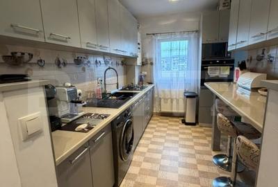 Apartament 3 camere, 64 mp, zona Teilor - 1