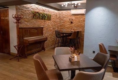 Spațiu comercial, de 580 mp, în Central - 8