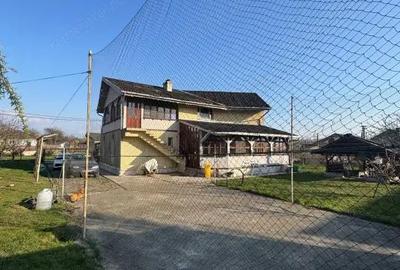 Casă cu Teren 1400 Mp în Tăuții de Sus - 2