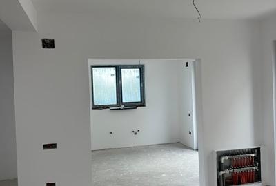 Casă cu 4 camere cu Teren 214 Mp în Splaiul Unirii - 2