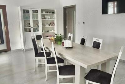 Casă cu Teren 2100 Mp în Central - 3