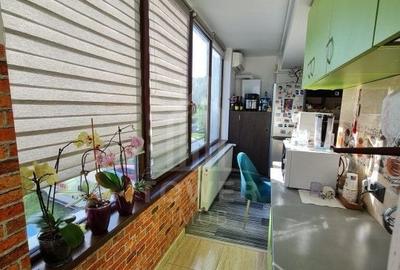 Apartament 3 camere decomandat cu balcon Doamna Stanca