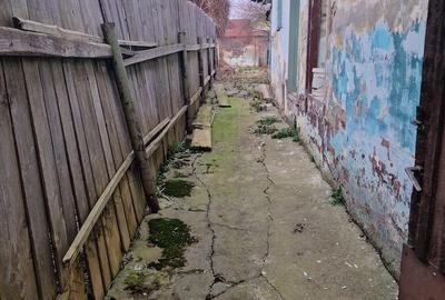 Casă cu 2 camere cu Teren 185 Mp în Vulcan - 1