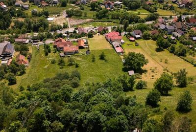 Teren de 2327 mp, în Moieciu - 18