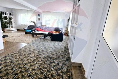 Casă cu 5 camere cu Teren 3072 Mp în Cicârlău - 3