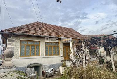 Casă individuală cu 2 camere cu Canalizare în Uroi - 2