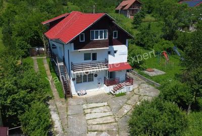 Casă cu 6 camere cu Teren 1340 Mp în Central - 8