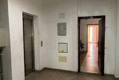 Birou, de 2,300 mp, în Central - 10