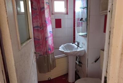 Apartament cu 3 camere semidecomandat în Central - 11