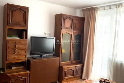 Apartament cu 2 camere semidecomandat în Săsar