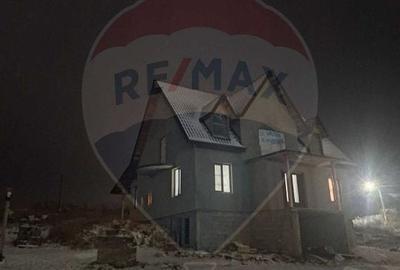 Casă cu 8 camere cu Teren 5232 Mp în Mogoșești - 1