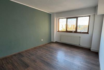 Apartament cu 3 camere decomandat în Lenin - 2