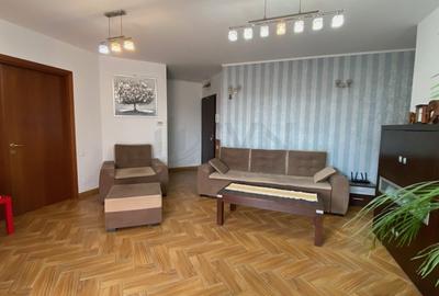 Apartament cu 3 camere semidecomandat, mobilat în Sisești