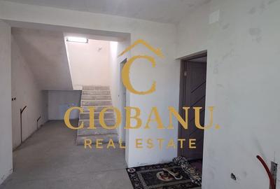 Casă cu 7 camere cu Canalizare în Central - 12