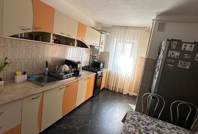 Apartament cu 3 camere decomandat în Central - 2
