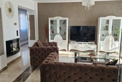 Apartament cu 4 camere decomandat în Central - 4
