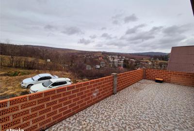 Casă cu 5 camere cu Teren 464 Mp în Bucium
