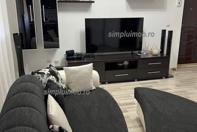 Apartament cu 3 camere semidecomandat, mobilat în Colentina