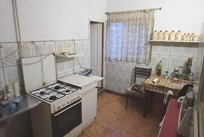 Casă individuală cu 4 camere cu Canalizare în Central - 23