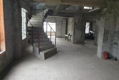 Casă cu 6 camere cu Teren 461 Mp în Central - 11