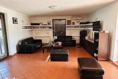 Casă cu 7 camere cu Teren 2500 Mp în Chiajna