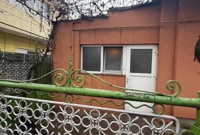 Casă individuală cu 3 camere cu Canalizare în CET - 12