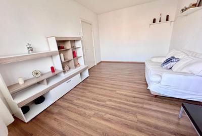 Apartament cu 2 camere decomandat în 9 Mai - 2