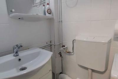 Garsonieră decomandată în Tractorul - 8