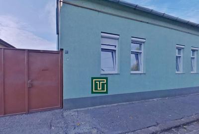 Casă cu 3 camere de vânzare în Arad – cartier Pârneava, complet renovată Casă cu 3 camere de vânzare în Arad – cartier Pârneava, complet renovată - 1