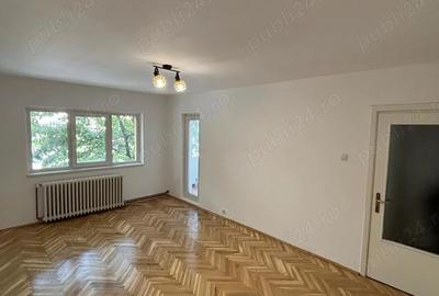 Vand ap 3 camere,et 1,in bloc cu 4 etaje,central,bloc izolat termic,zona complex studentesc Timi?o - 6