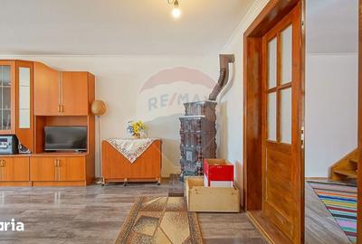 Casă cu 5 camere cu Teren 1310 Mp în Mănești - 11
