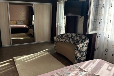 Apartament cu 3 camere decomandat în Exterior Vest