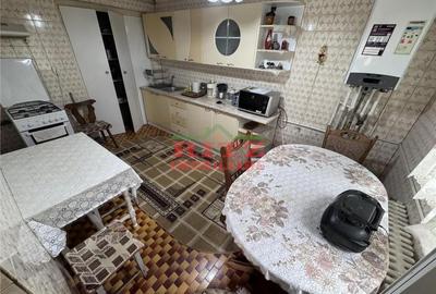 Casă cu 7 camere cu Teren 938 Mp în Orașul de Jos - 12