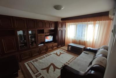 Apartament cu 3 camere decomandat, mobilat în Tomis Nord