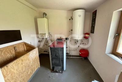 Casă cu 4 camere cu Canalizare în Central - 1