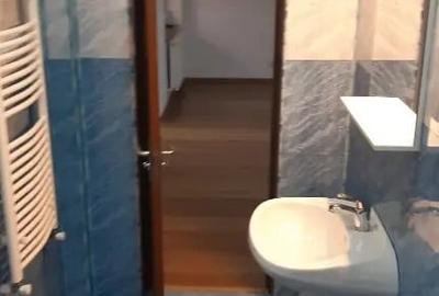 Spațiu comercial, de 55 mp, în Central - 4