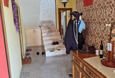 Casă cu 4 camere în Costi - 1