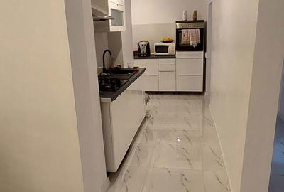 Apartament cu 3 camere decomandat în Central - 1