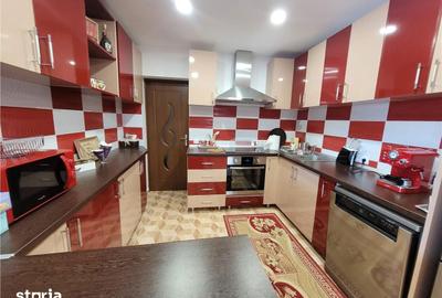 Casă cu 4 camere cu Teren 1500 Mp în Central - 3