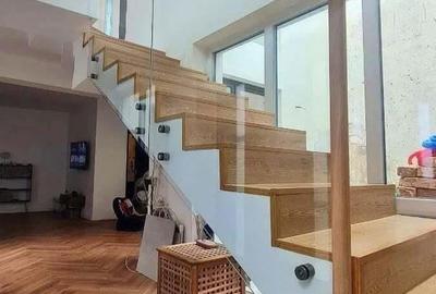 Casă cu Teren 180 Mp în Polonă