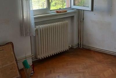Apartament cu 2 camere decomandat în Cornișa - 1