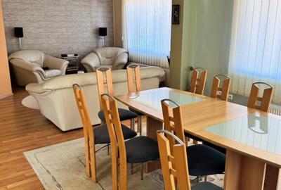 Casă cu 4 camere în Central - 2